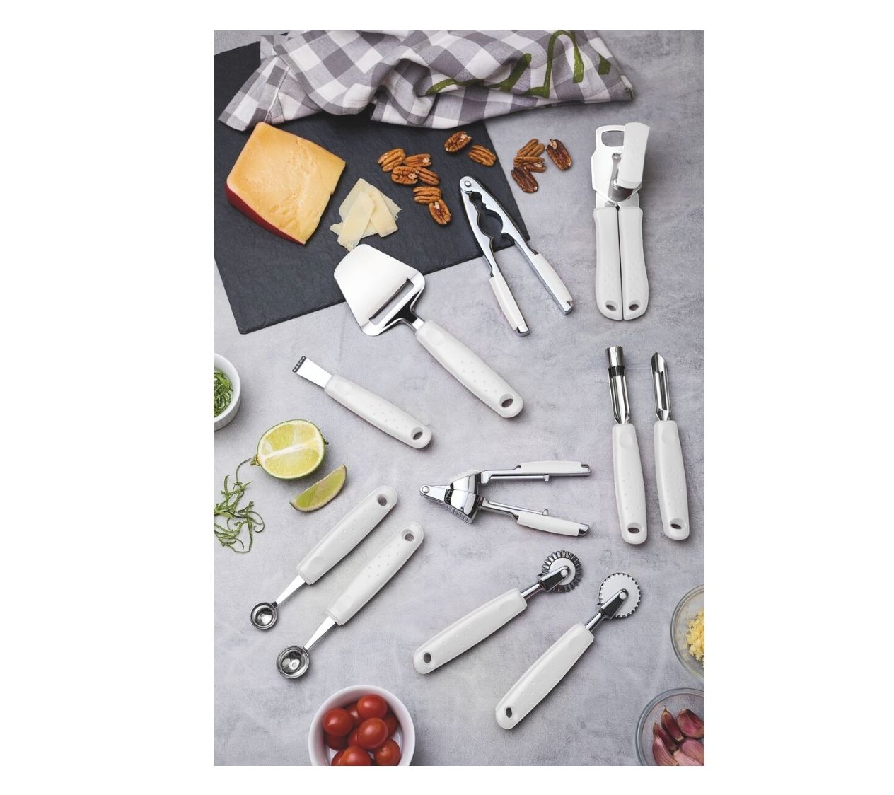 Extractor de Pulpa Tramontina Utilitá en Acero Inoxidable con Mango de Polipropileno Blanco
