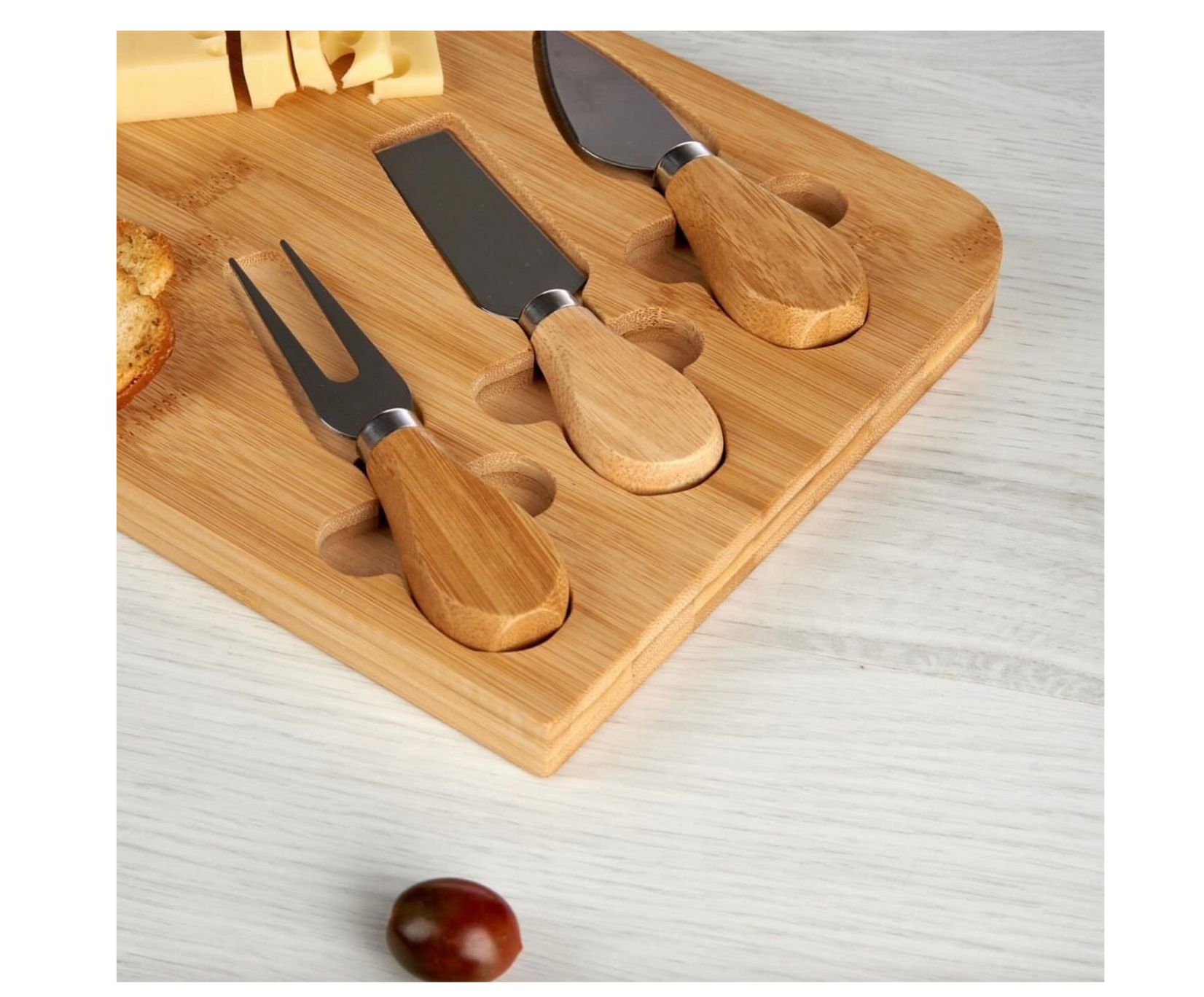 Tabla de Bamboo para picadas con cuchillos 33x23x1.8cm