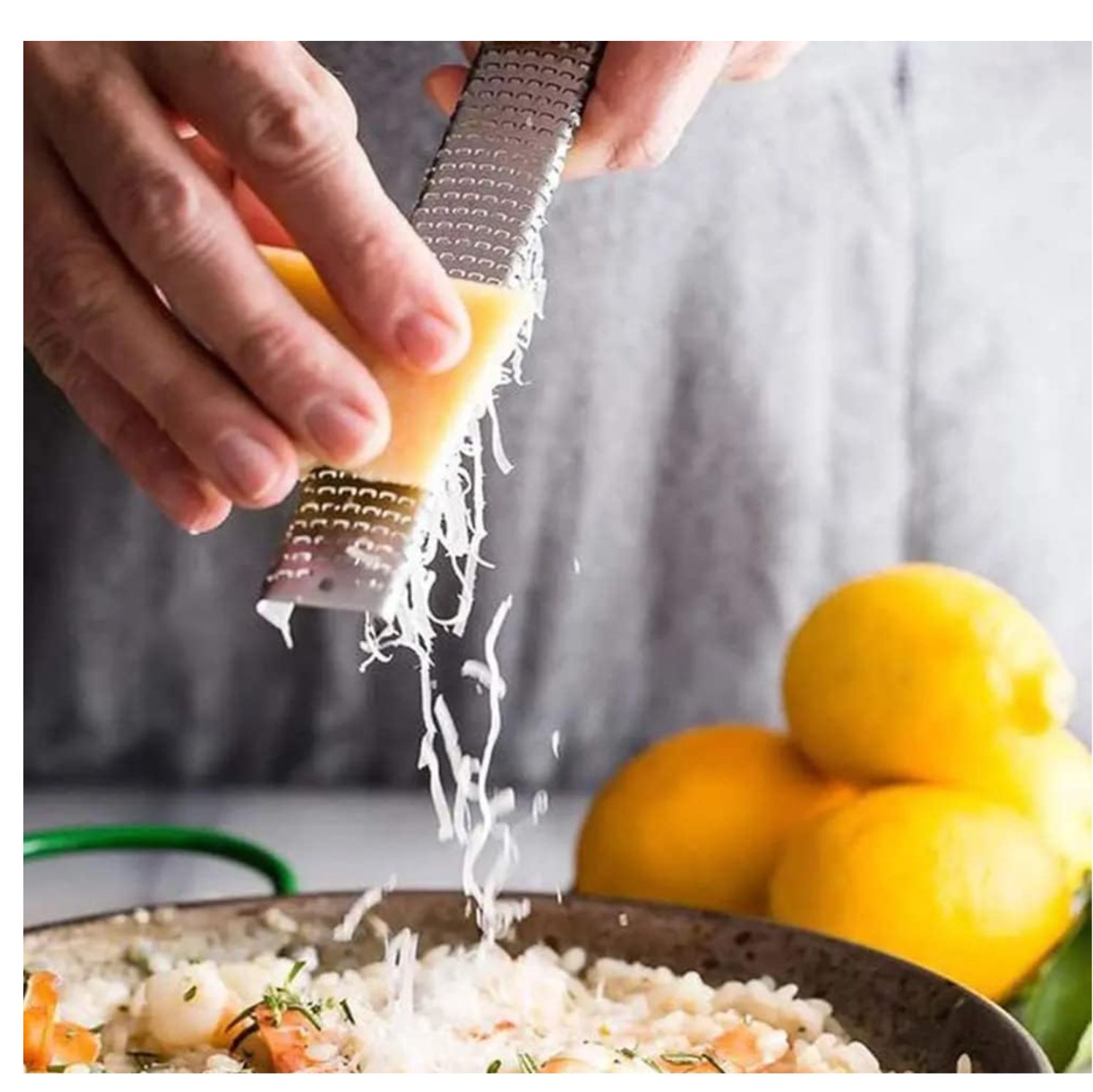 Rallador de Acero Largo con Mango en Polipropileno negro