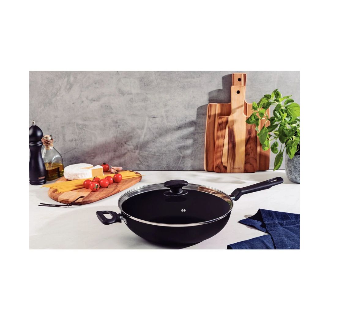 Wok Tramontina Loreto de Aluminio con Revestimiento Interno Antiadherente Starflon Max con Tapa de Vidrio, 28 cm y 3,3 l