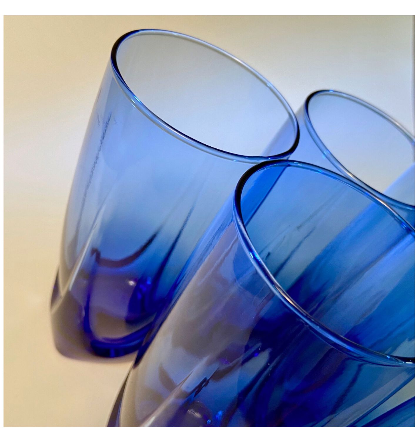 Vaso en Vidrio Azul 250 ml, 10 cm