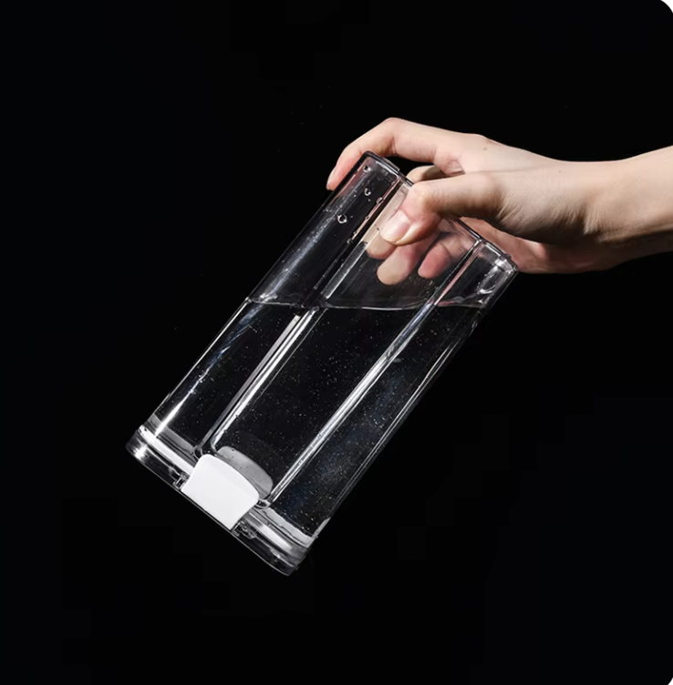 Contenedor hermético con clip PET, base cuadrada.1800ml 10,4x10,4x24,5cm