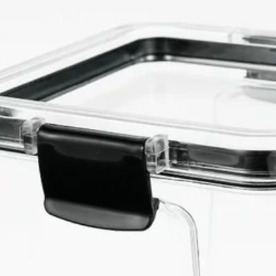 Contenedor hermético con clip PET, base cuadrada. 460ml 10,4x10,4x6,5cm.