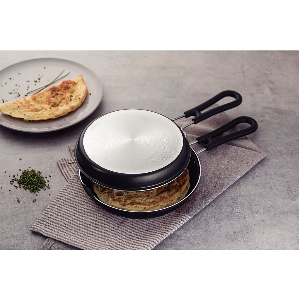 Omeletera Tramontina Loreto en Aluminio con Revestimiento Interno y Externo en Antiadherente Starflon Max Grafito 24 cm